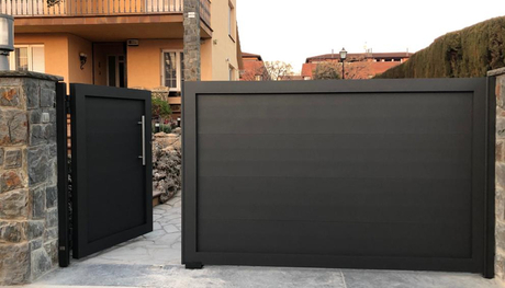 Aluminum Fence Accessories Gates Caps and Finials.jpg